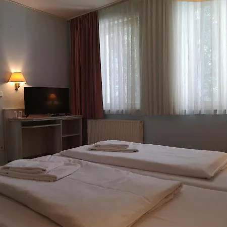 Monteurbetten 汽车旅馆 柏林